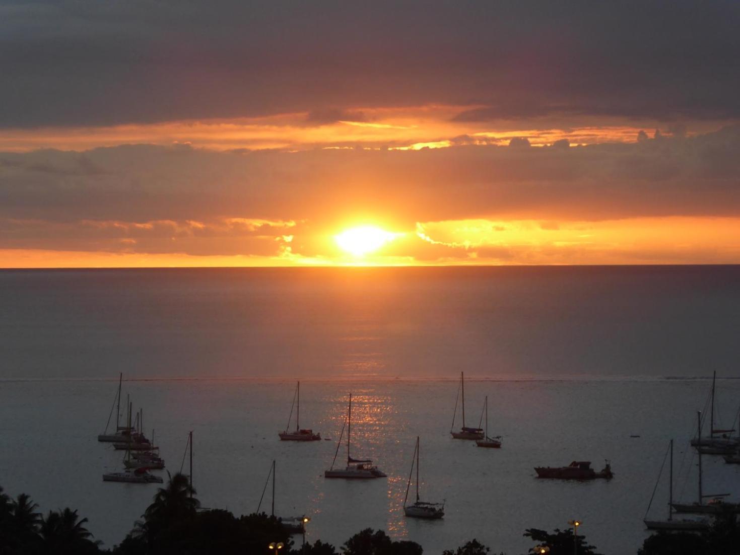 Maeva Sunset View Hotel Punaauia Kültér fotó
