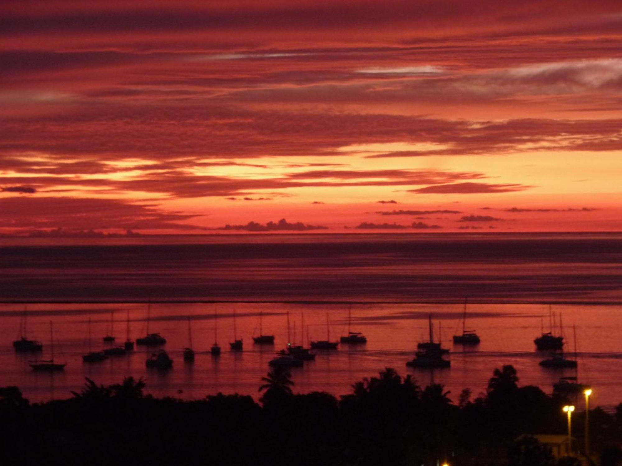 Maeva Sunset View Hotel Punaauia Kültér fotó